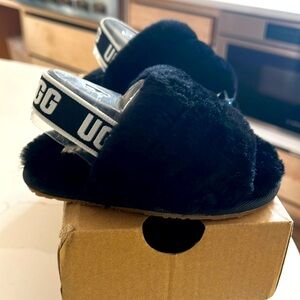 New baby UGG sandals